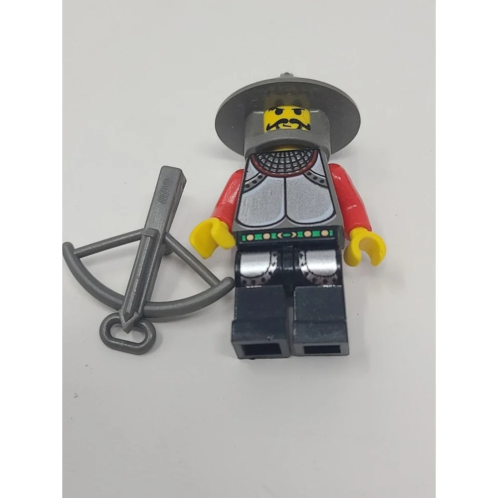 Vintage LEGO Minifig Lot: Knight, Bandit, Alpha Team - Picture 3 of 12